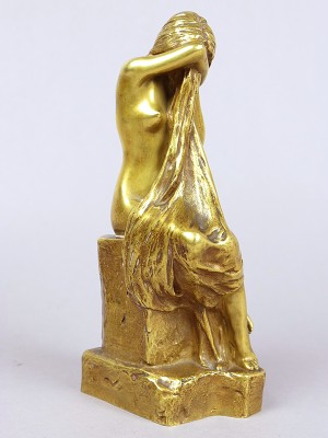 puzzle model Young Woman Crying