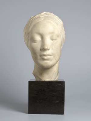 puzzle model Florence Bartholomé, eyes closed