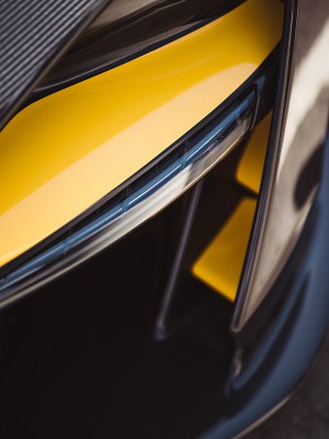 puzzle model Yellow bodywork
