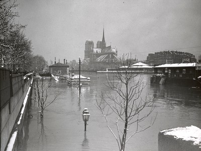puzzle model Flooding of Paris. View from above Notre-Dame