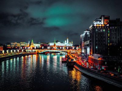 puzzle model Moscow by night